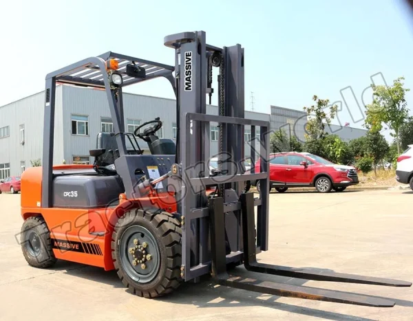 Massive CPCD35 Forklift In Jamaica