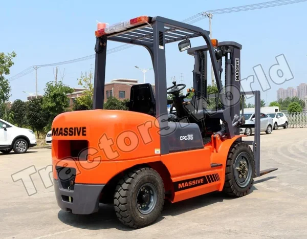 Massive CPCD35 Forklift In Jamaica