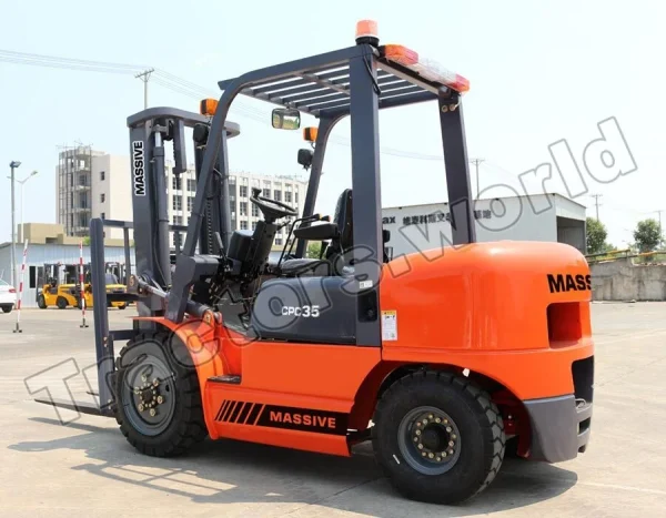 Massive CPCD35 Forklift In Jamaica